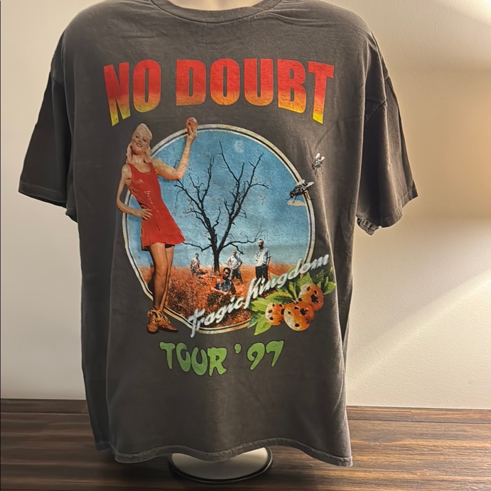No Doubt Tour '97 Graphic T-Shirt-Oversized Tee